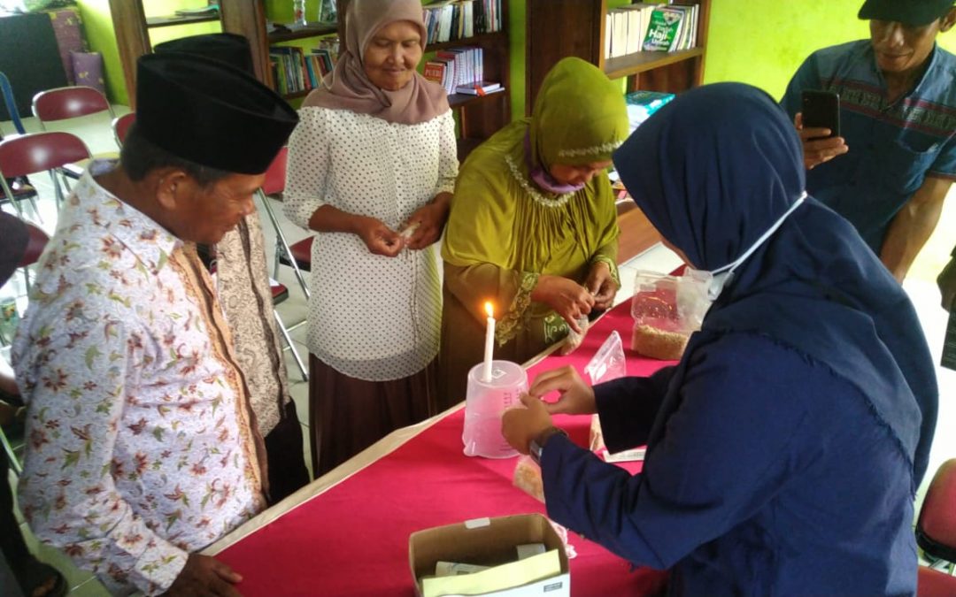 Berikan Pengenalan dan Cara Perbanyakan Agensi Hayati, Petani Desa Brumbung Antusias